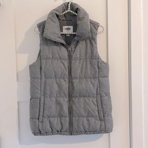Old Navy Matte puffy vest, heather gray, zippered, fleece lined, fleece pockets